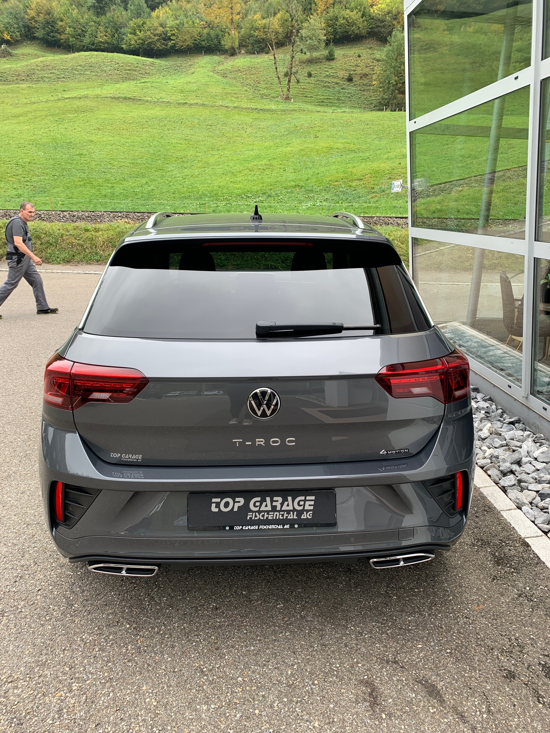 VW T-Roc 2.0 TSI R-Line DSG 4Motion-image-5