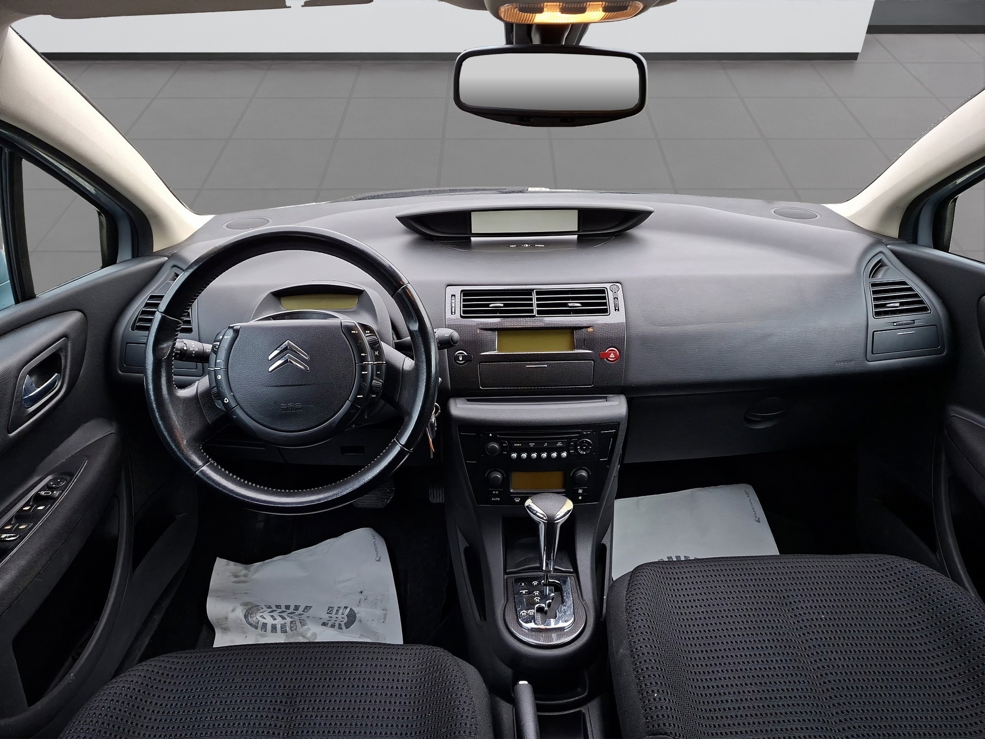 CITROEN C4 1.6i 16V-image-12
