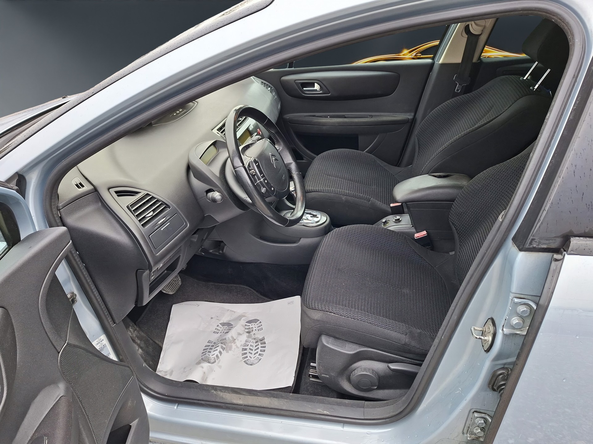 CITROEN C4 1.6i 16V-image-10