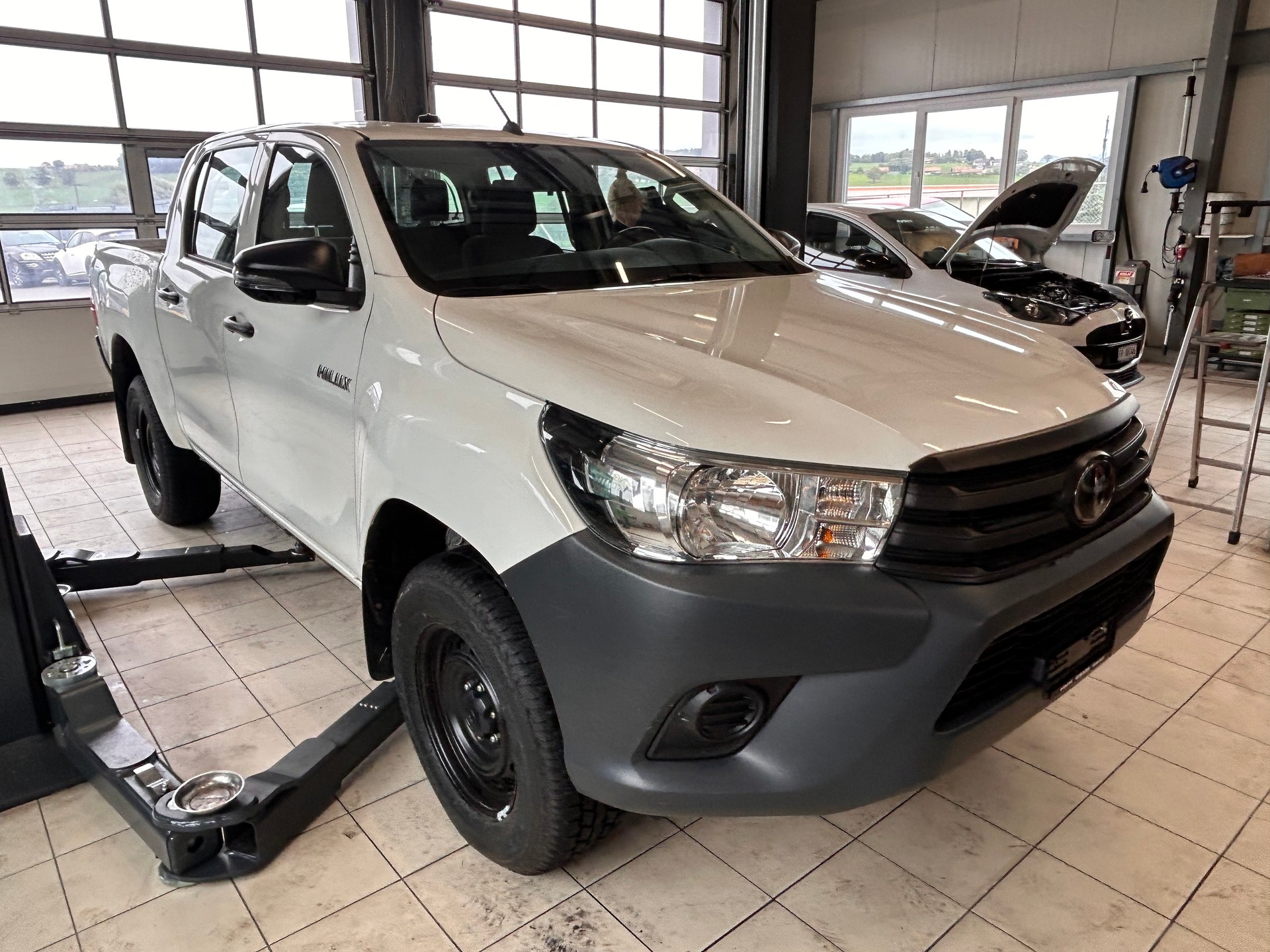 TOYOTA Hilux 2.4D-4D Style Double Cab 4x4-image-1