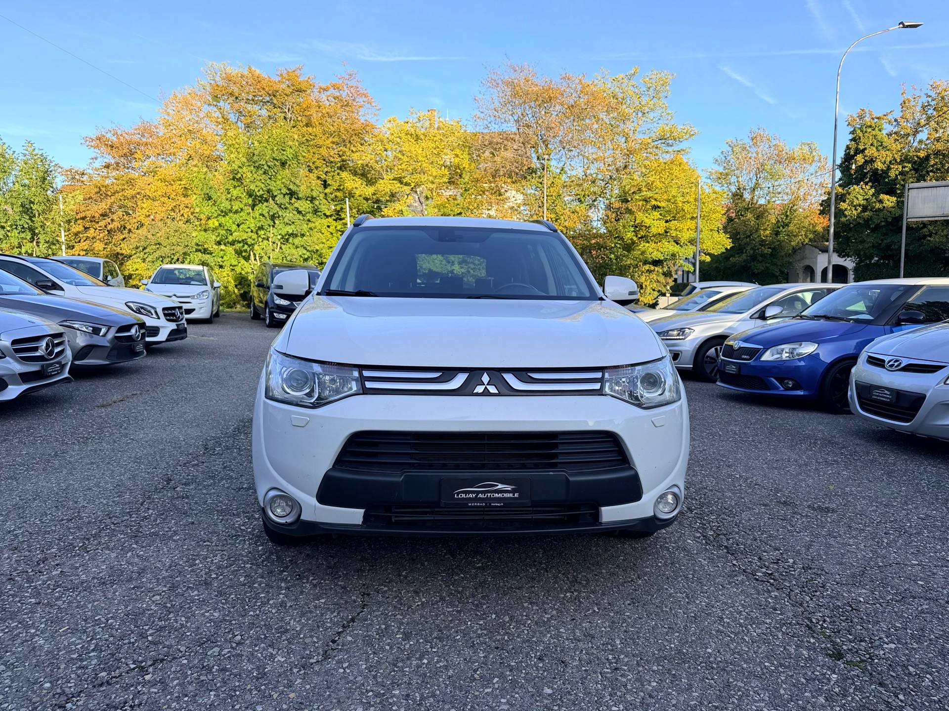 MITSUBISHI Outlander 2.2 DID Intense Safety 4WD Automatic 7 Plätze-image-1