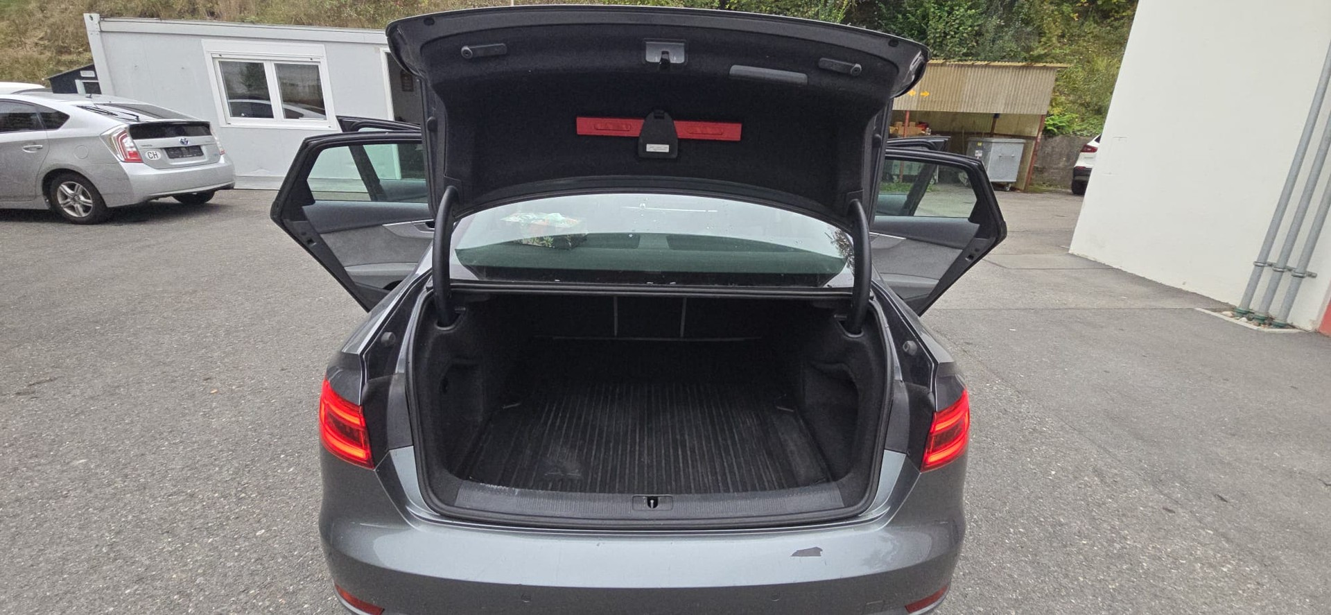 AUDI A4 Limousine 2.0 TFSI Sport S-tronic-image-13