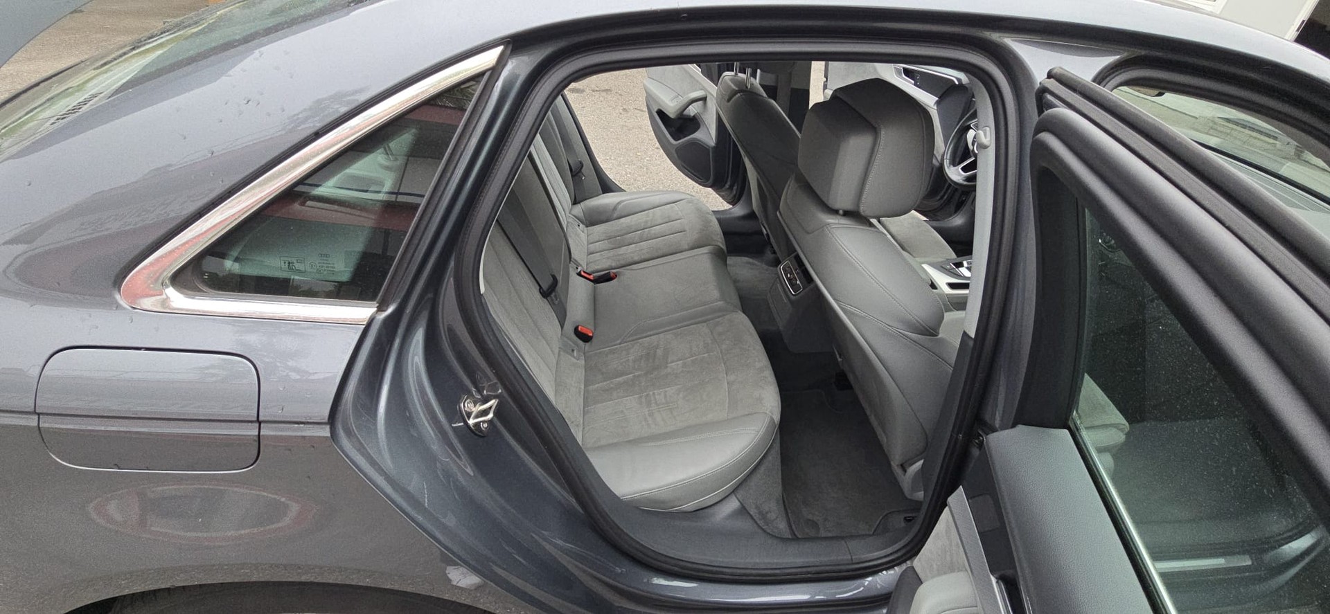 AUDI A4 Limousine 2.0 TFSI Sport S-tronic-image-9