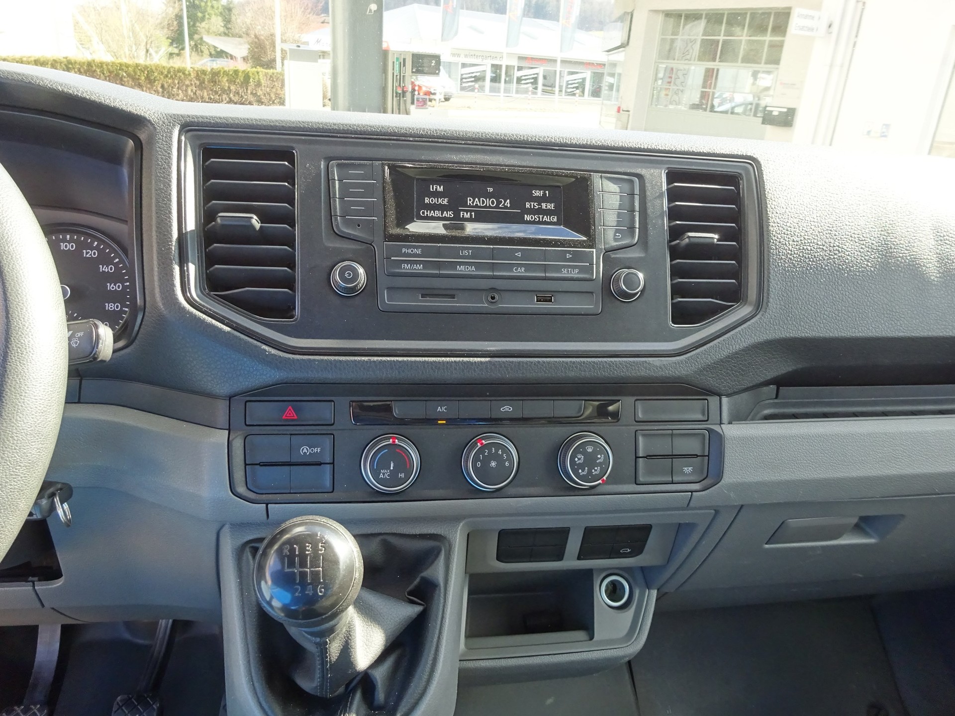 VW Crafter 35 2.0 TDI L4-image-11
