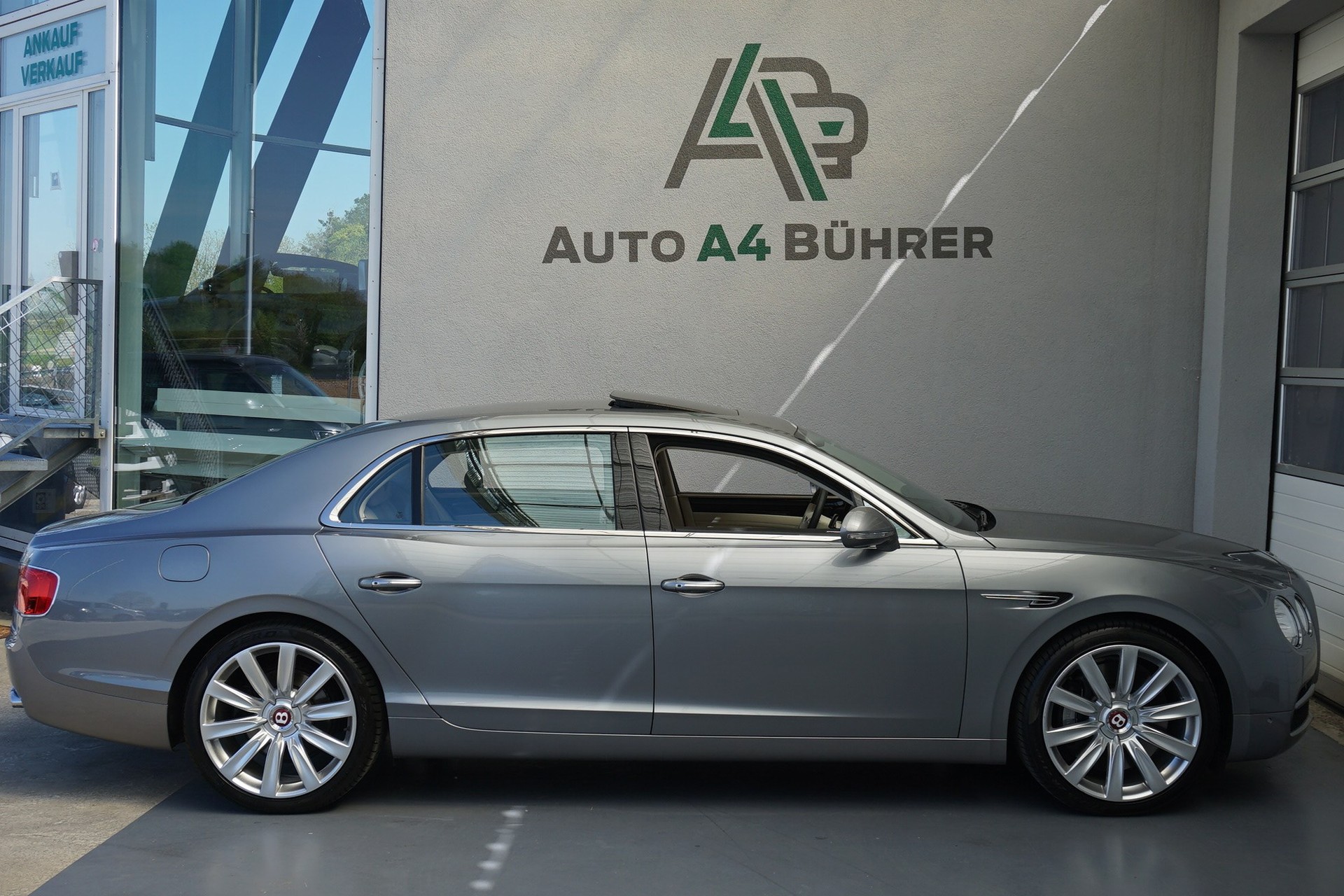 BENTLEY Flying Spur 4.0-image-1