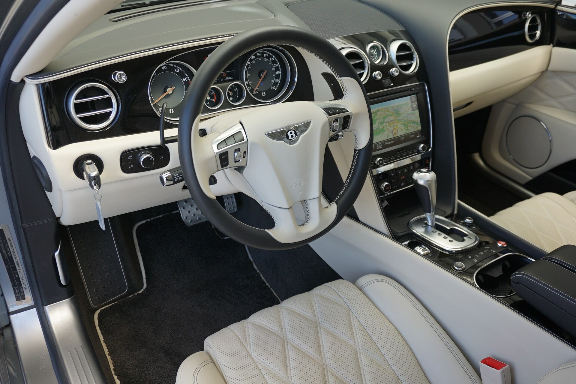 BENTLEY Flying Spur 4.0-image-11