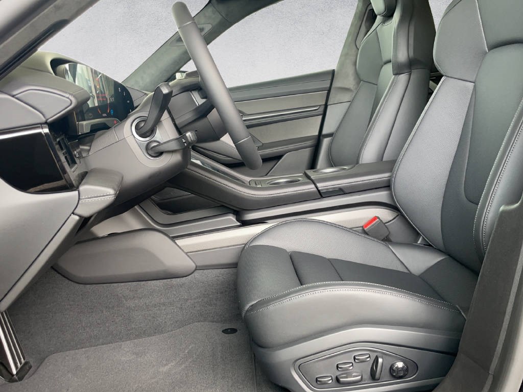 PORSCHE Taycan Turbo S Cross Turismo-image-6