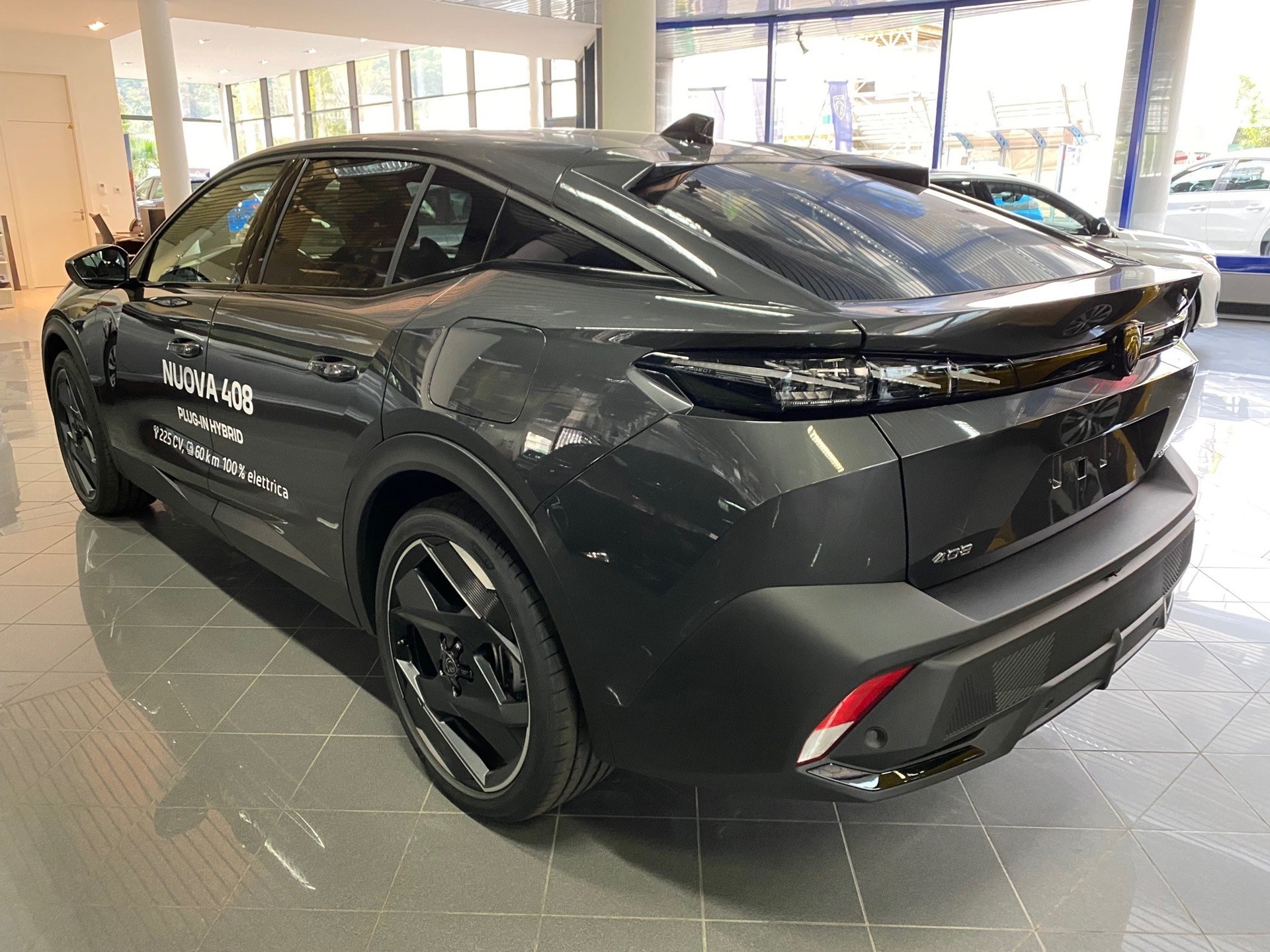 PEUGEOT 408 1.6 PHEV 225 GT-image-1