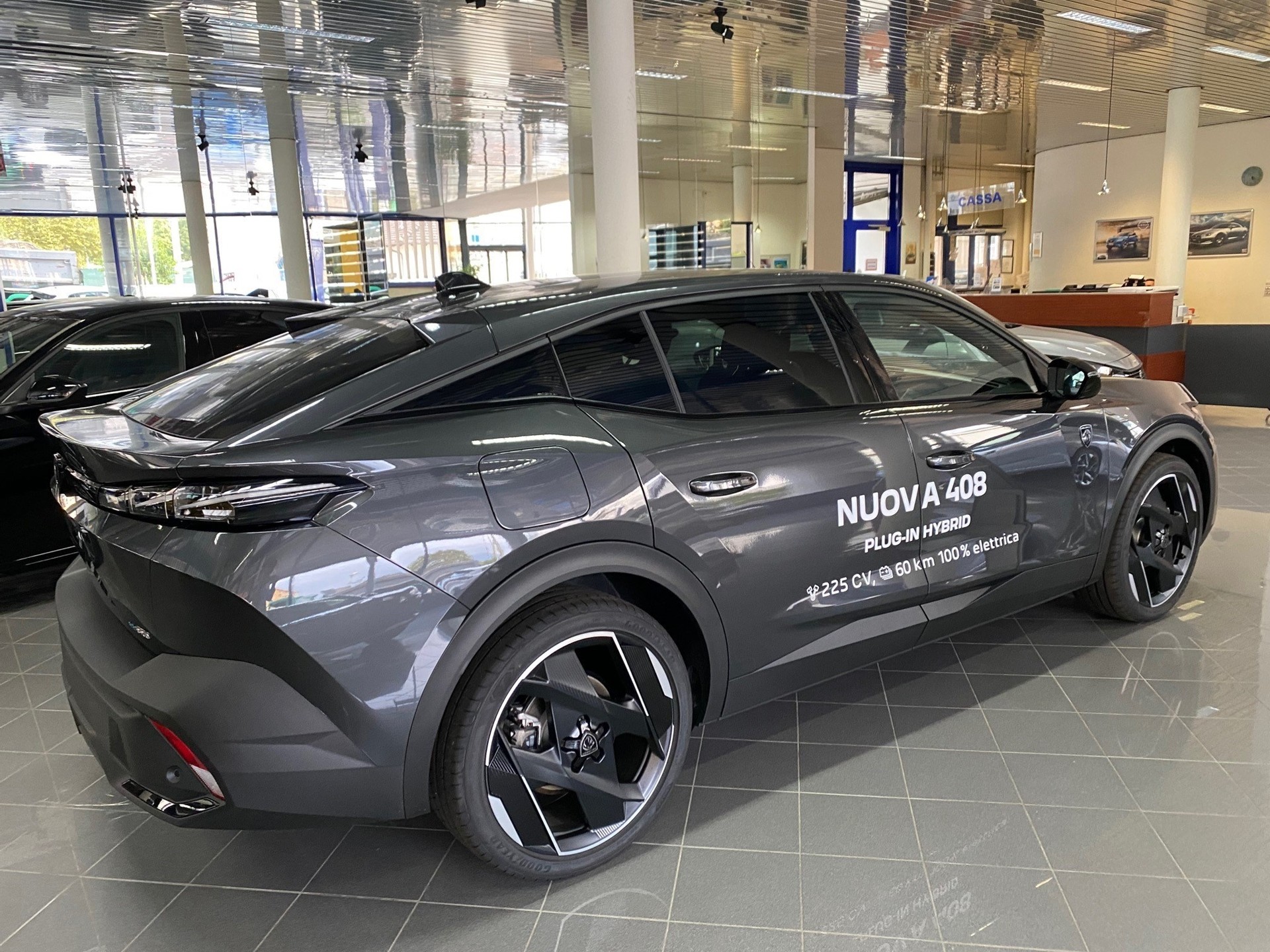 PEUGEOT 408 1.6 PHEV 225 GT-image-2