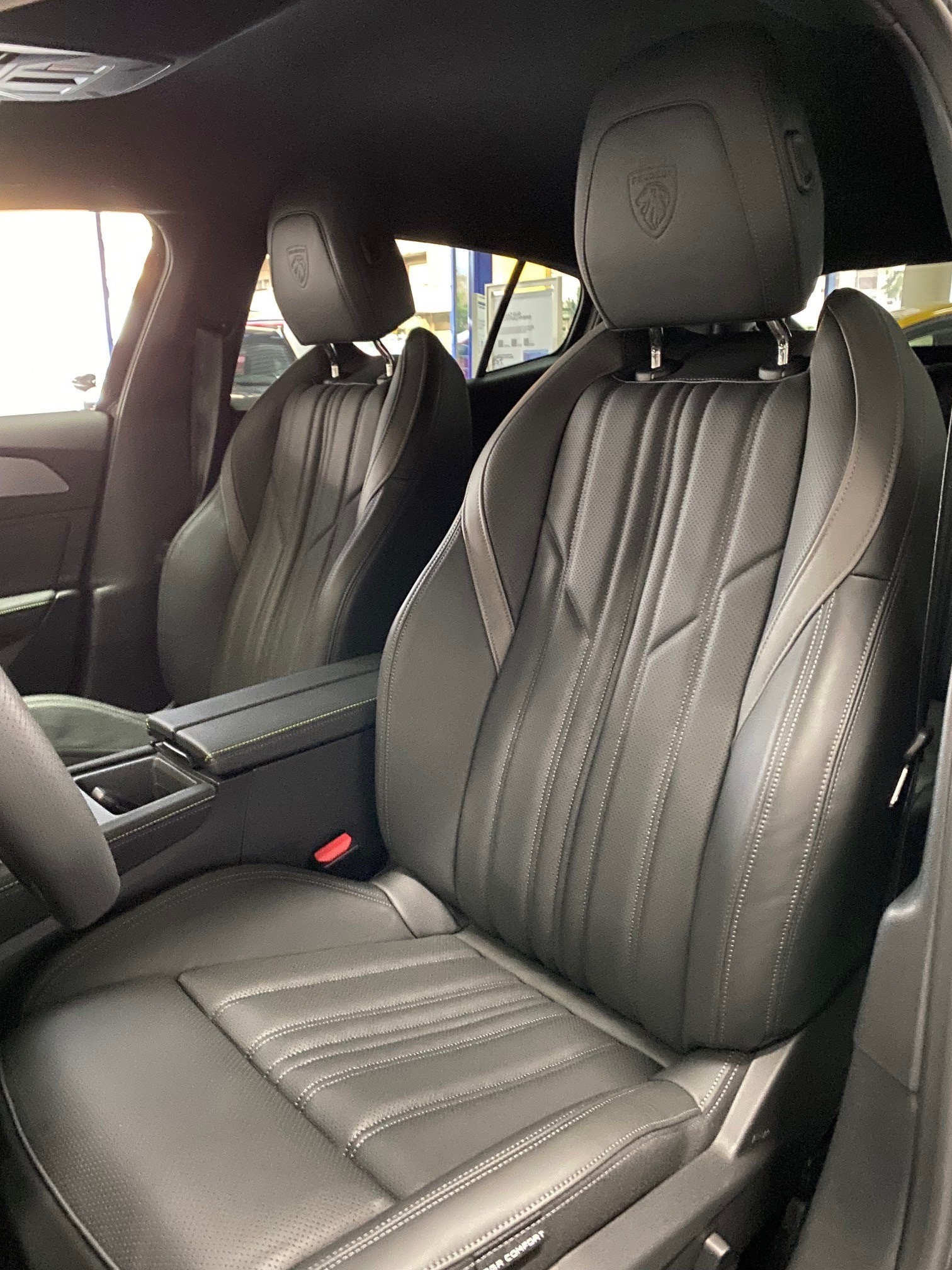 PEUGEOT 408 1.6 PHEV 225 GT-image-4