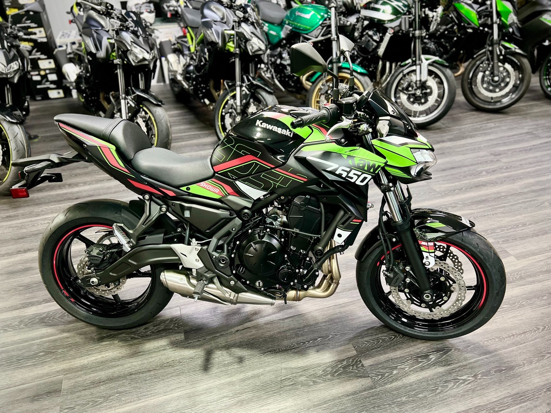 KAWASAKI Z 650 (35kW)-showroom-element-1
