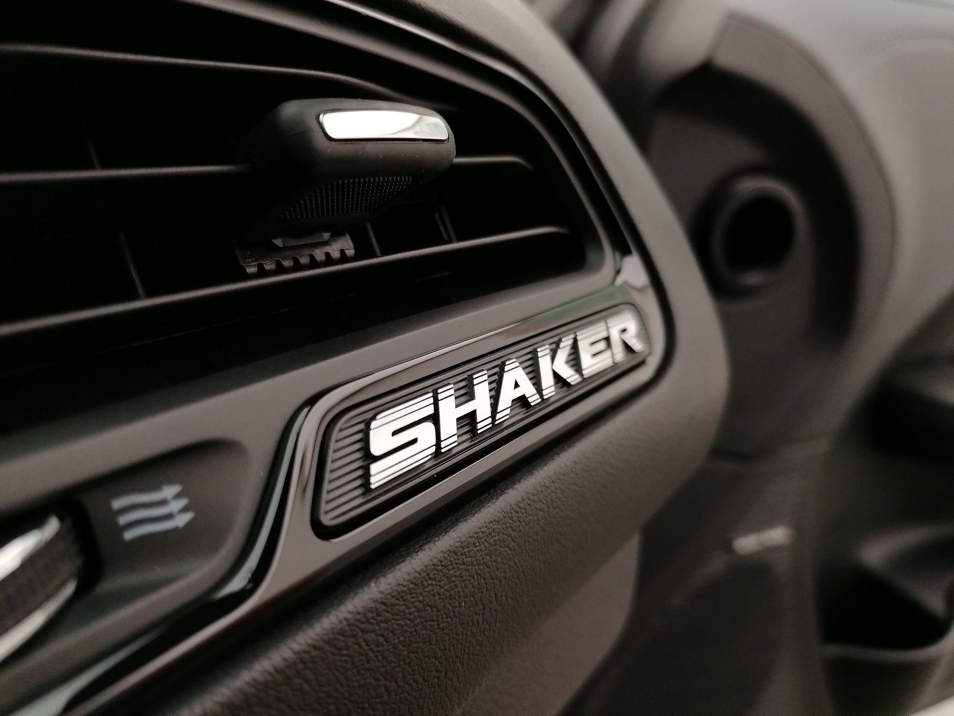 DODGE Challenger 5.7 R/T Shaker-image-14