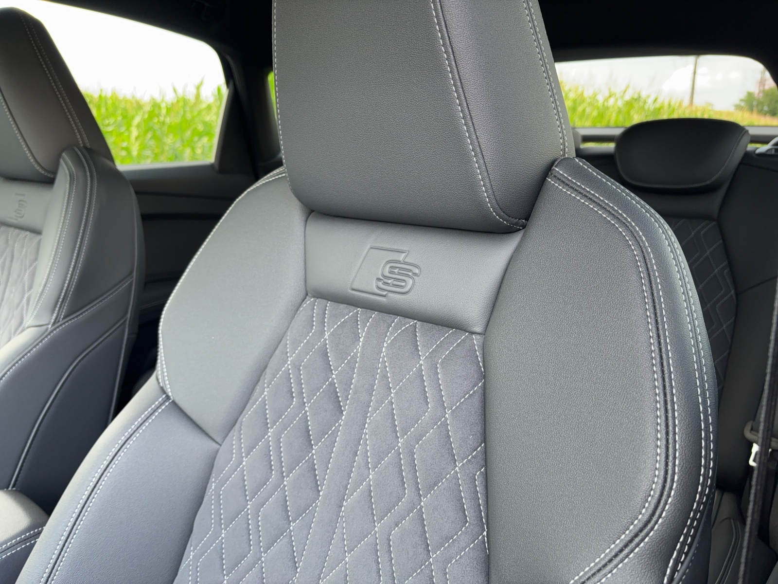 AUDI Q4 Sportback e-tron 50 quattro-image-12