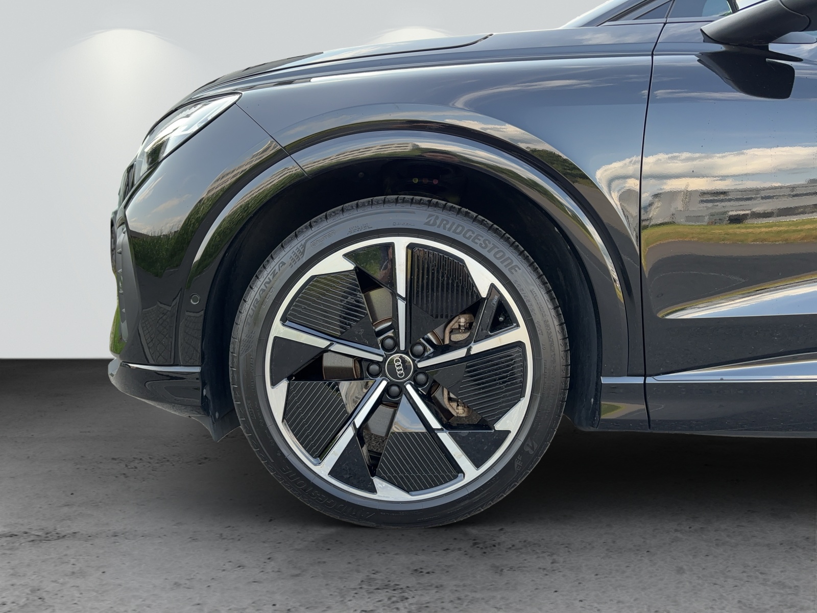 AUDI Q4 Sportback e-tron 50 quattro-image-10