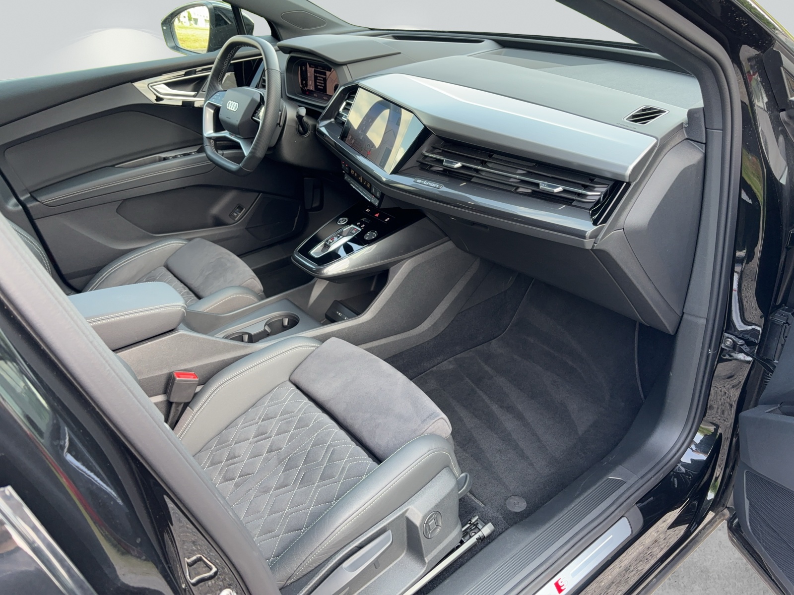 AUDI Q4 Sportback e-tron 50 quattro-image-7