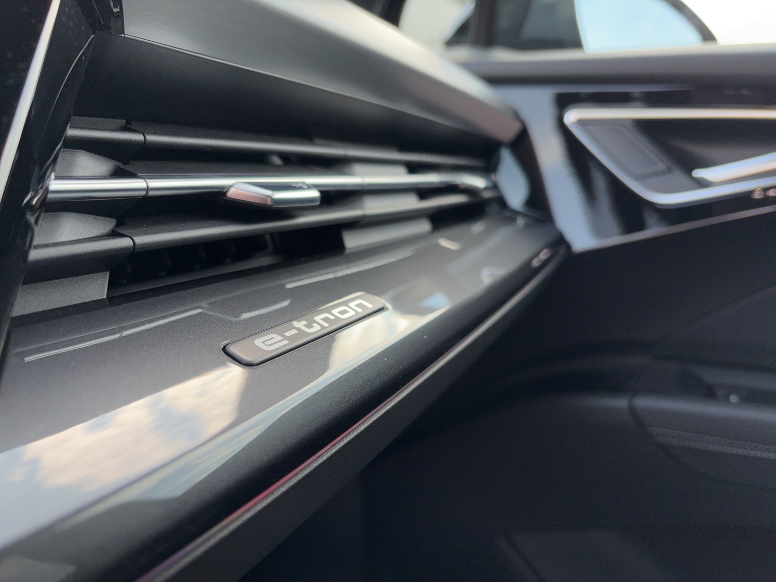 AUDI Q4 Sportback e-tron 50 quattro-image-17