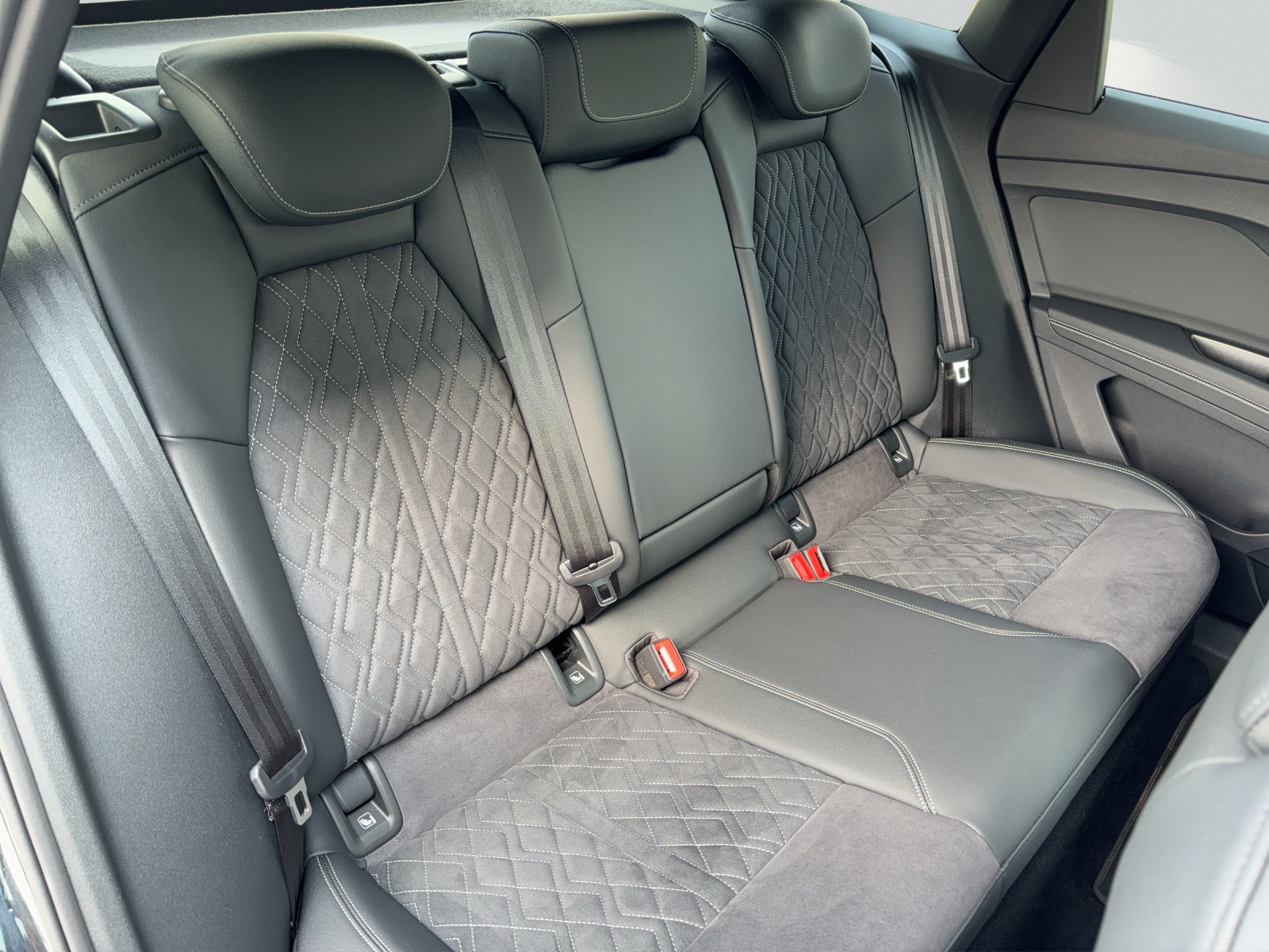 AUDI Q4 Sportback e-tron 50 quattro-image-8