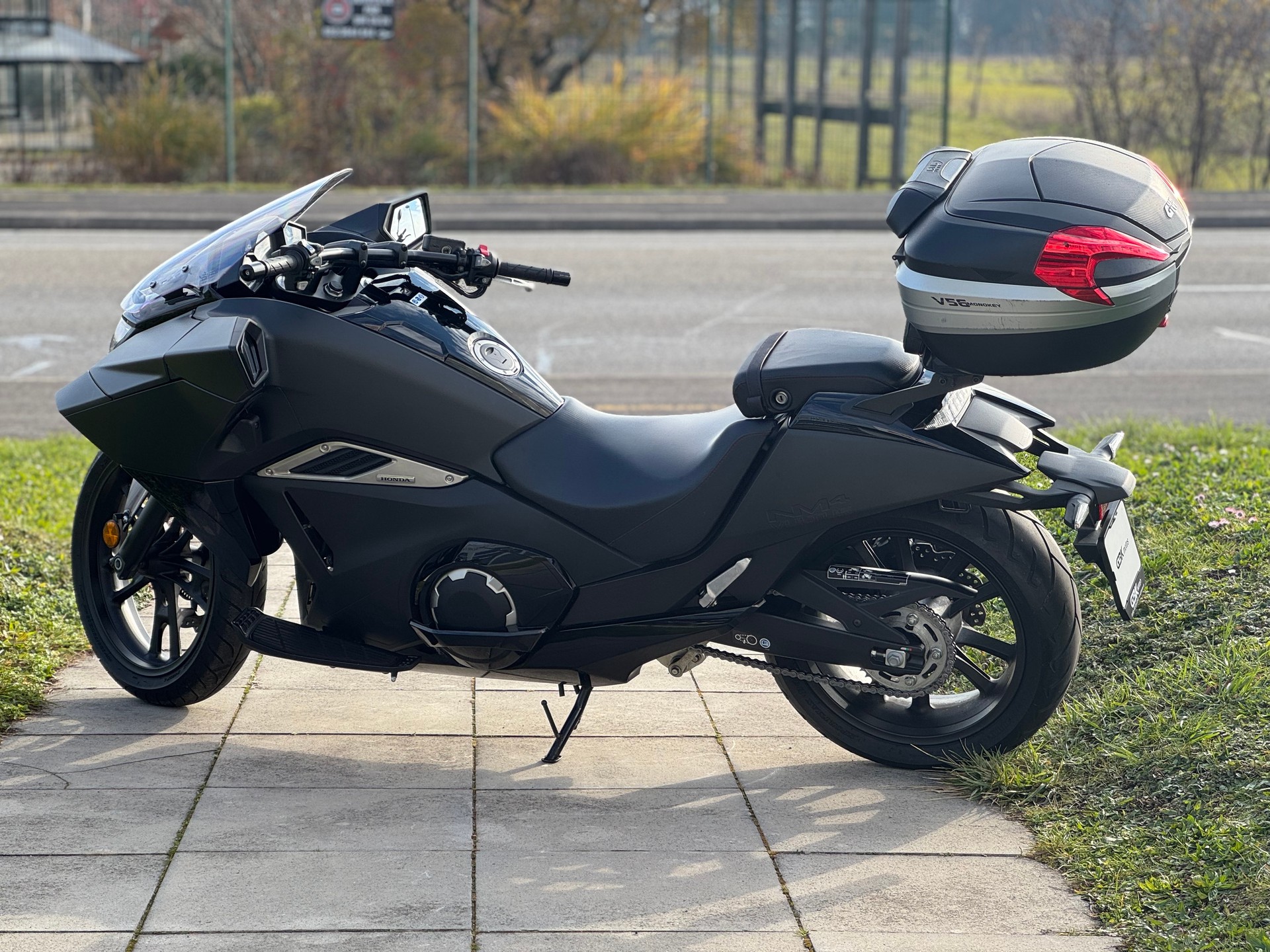 HONDA NM4 Vultus-image-3