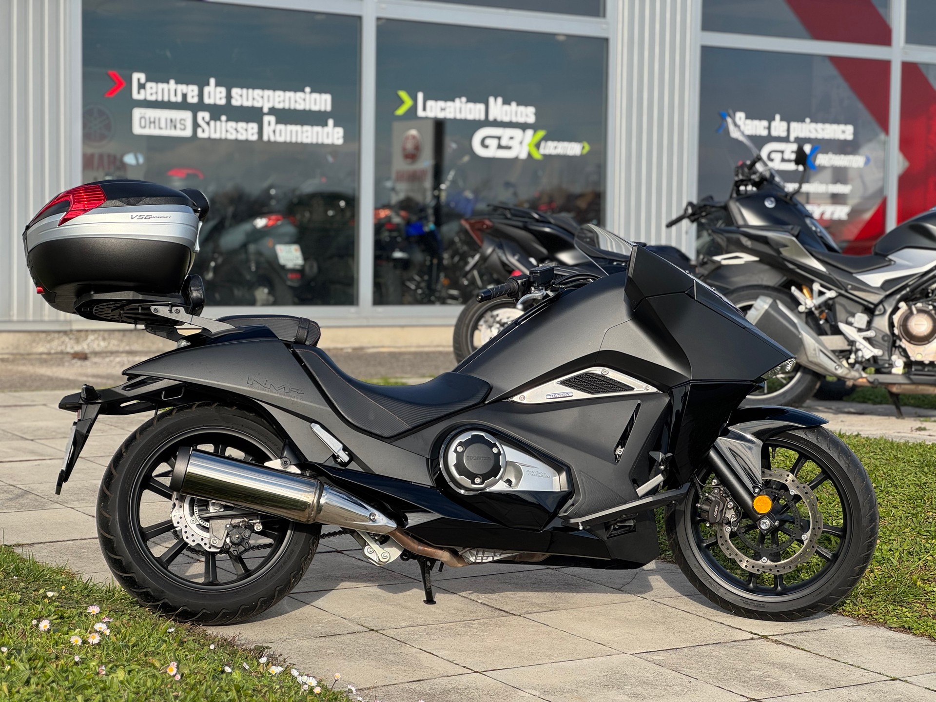 HONDA NM4 Vultus-image-1