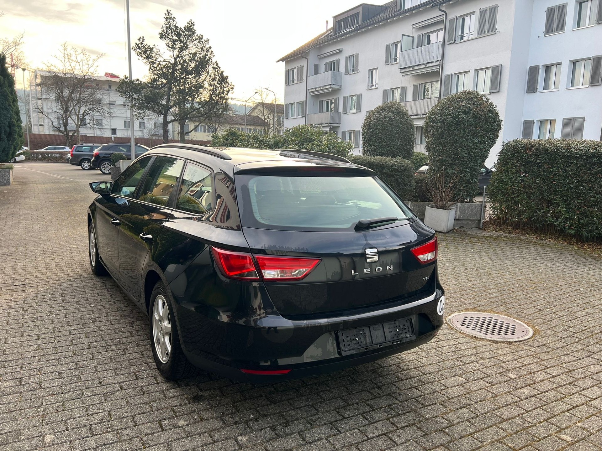 SEAT Leon ST 1.4 TSI FR-image-2