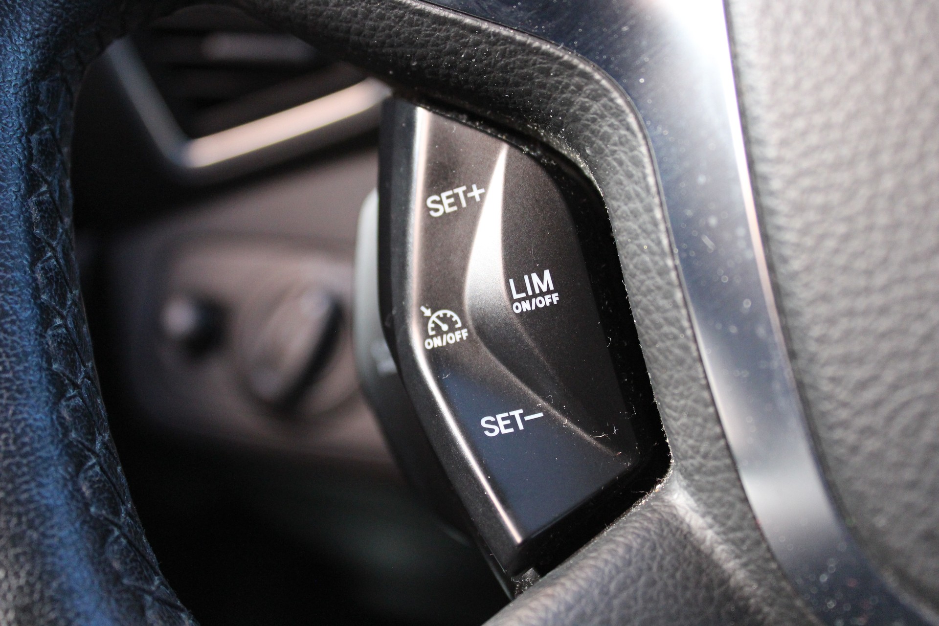 FORD Kuga 2.0 TDCi Titanium 4WD PowerShift-image-8