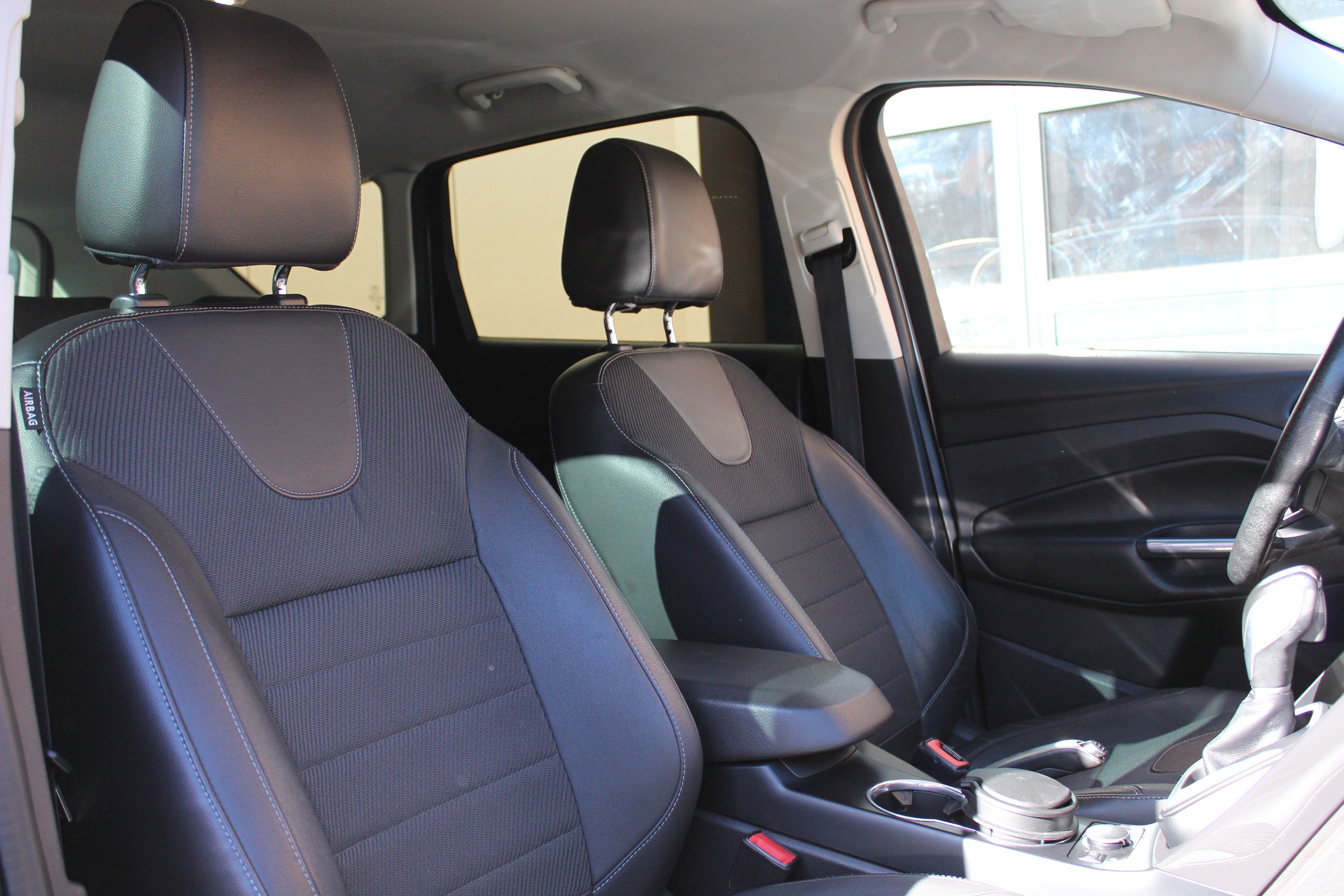 FORD Kuga 2.0 TDCi Titanium 4WD PowerShift-image-18