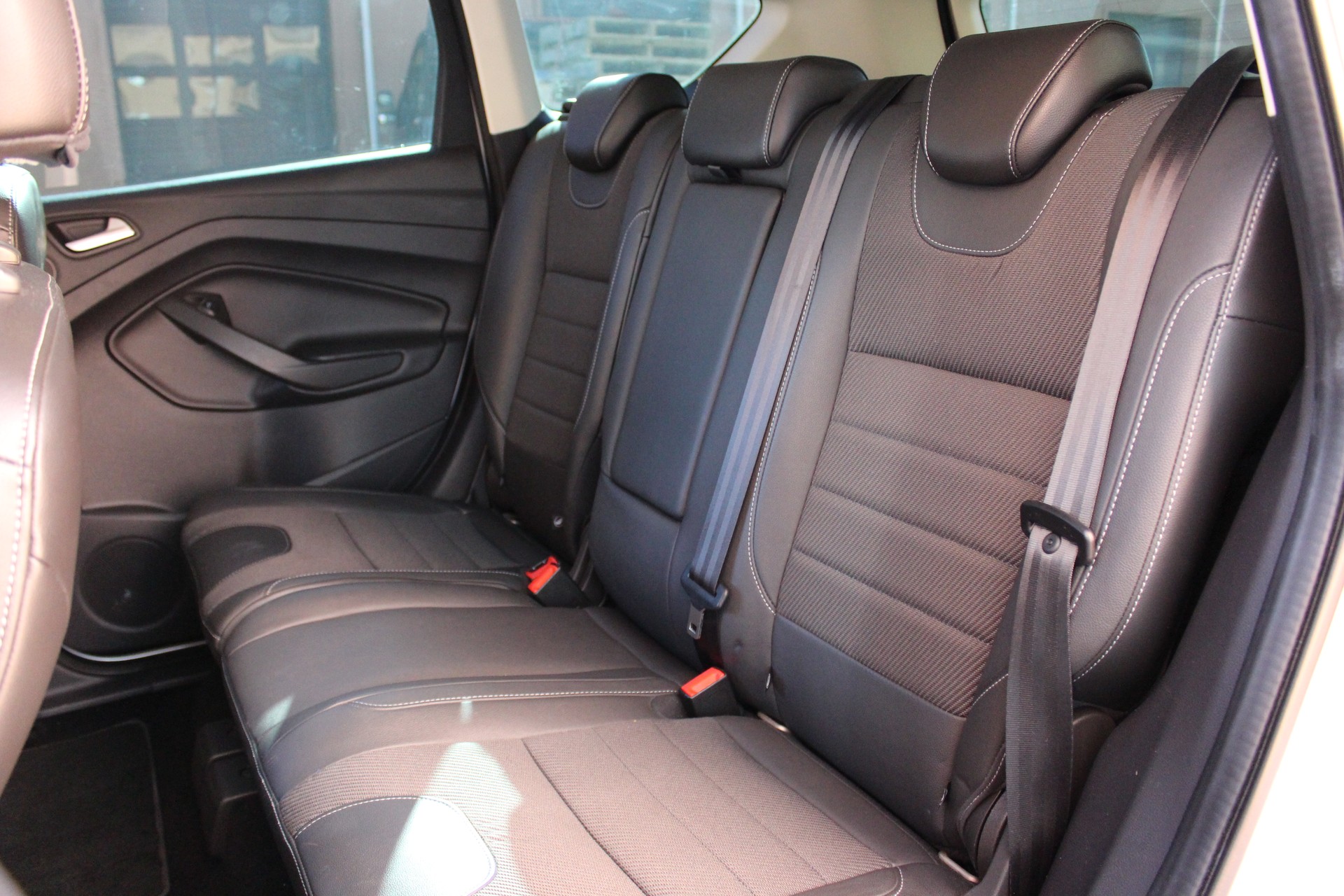 FORD Kuga 2.0 TDCi Titanium 4WD PowerShift-image-17