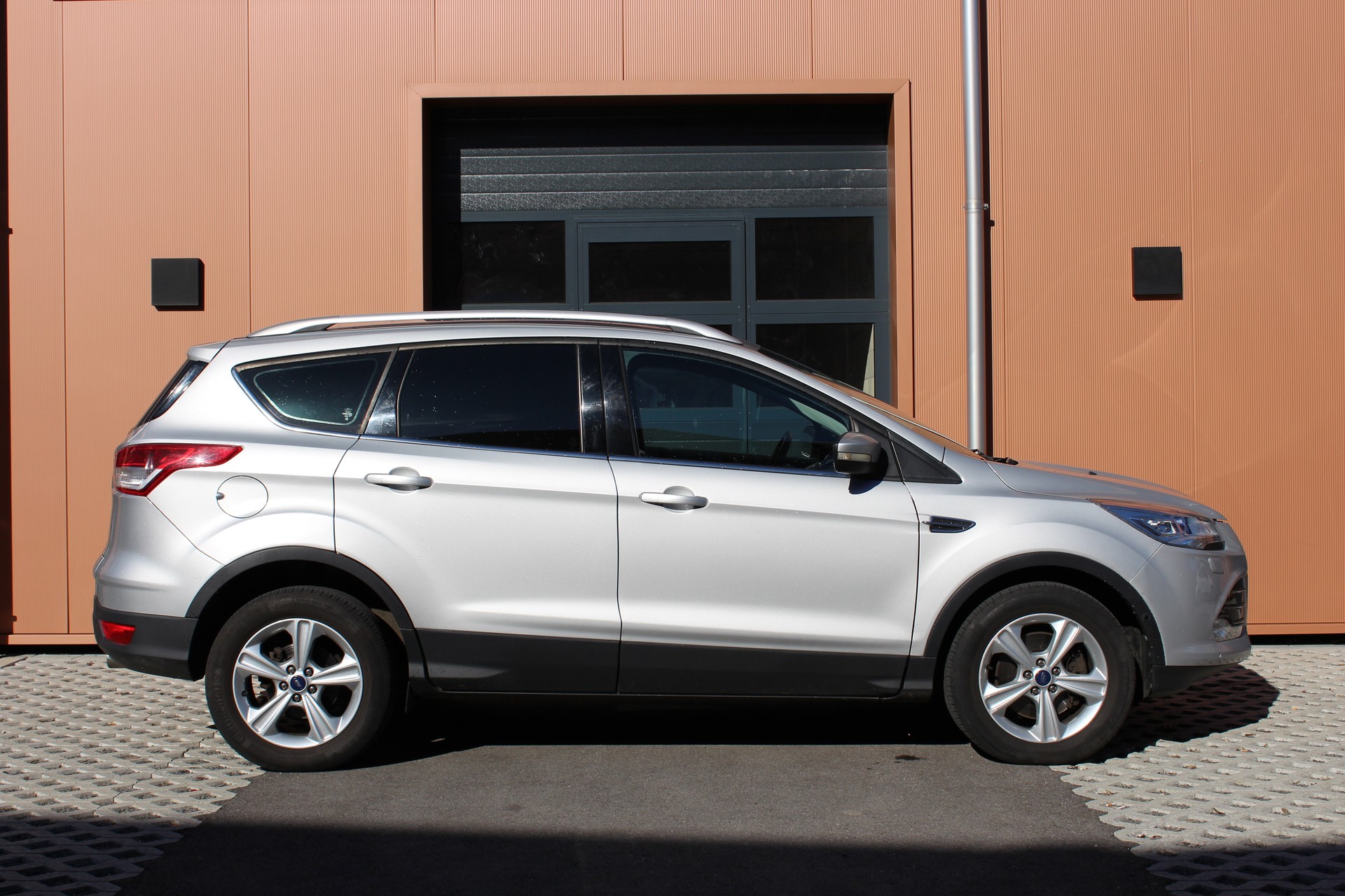 FORD Kuga 2.0 TDCi Titanium 4WD PowerShift-image-2