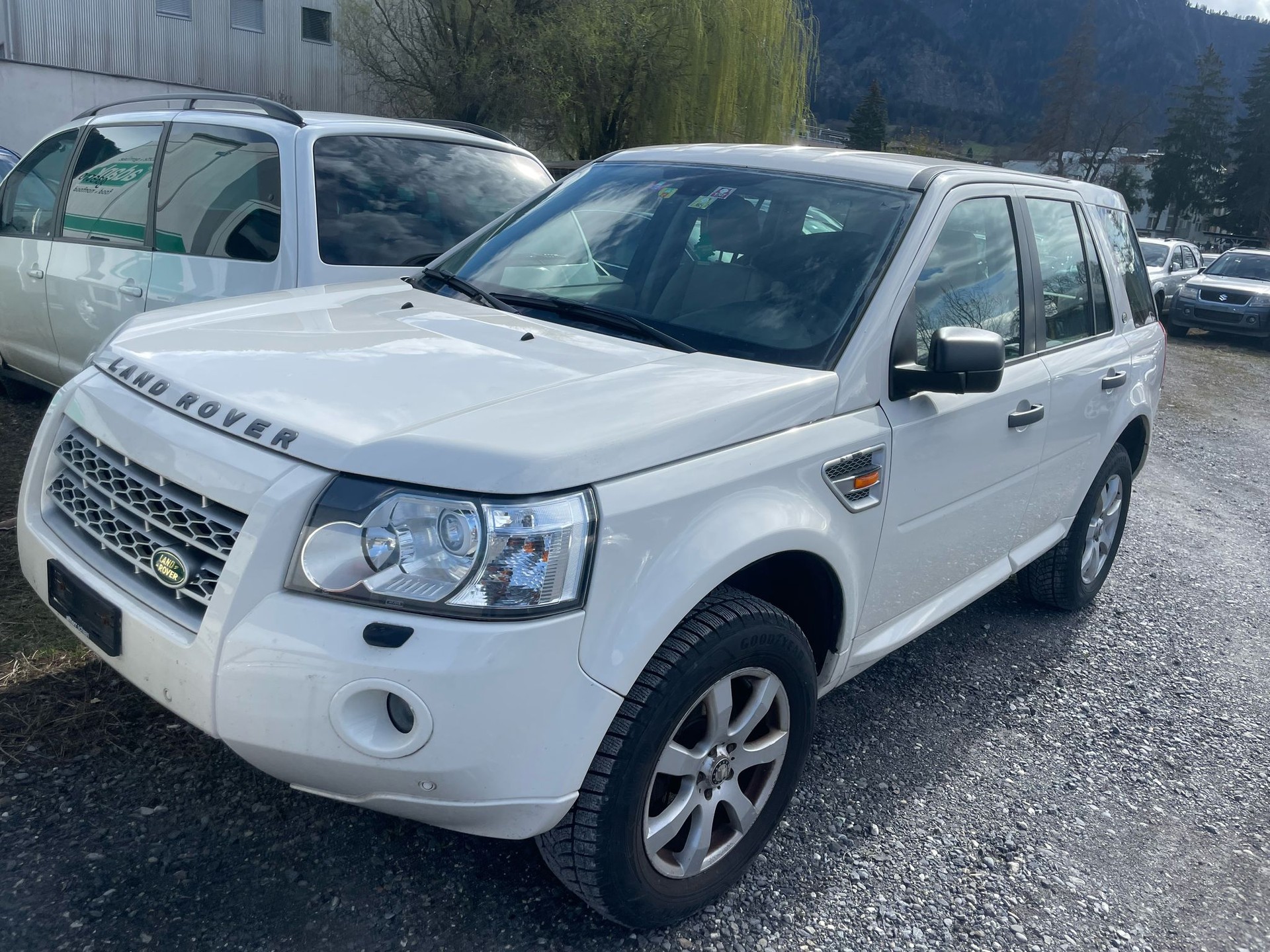 LAND ROVER Freelander 2.2 TD4 E Automatic-image-0