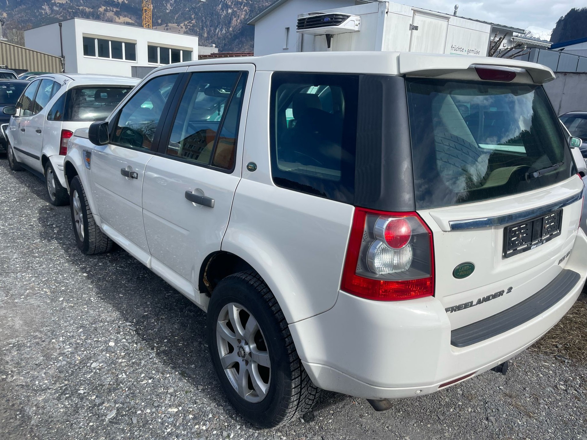 LAND ROVER Freelander 2.2 TD4 E Automatic-image-2