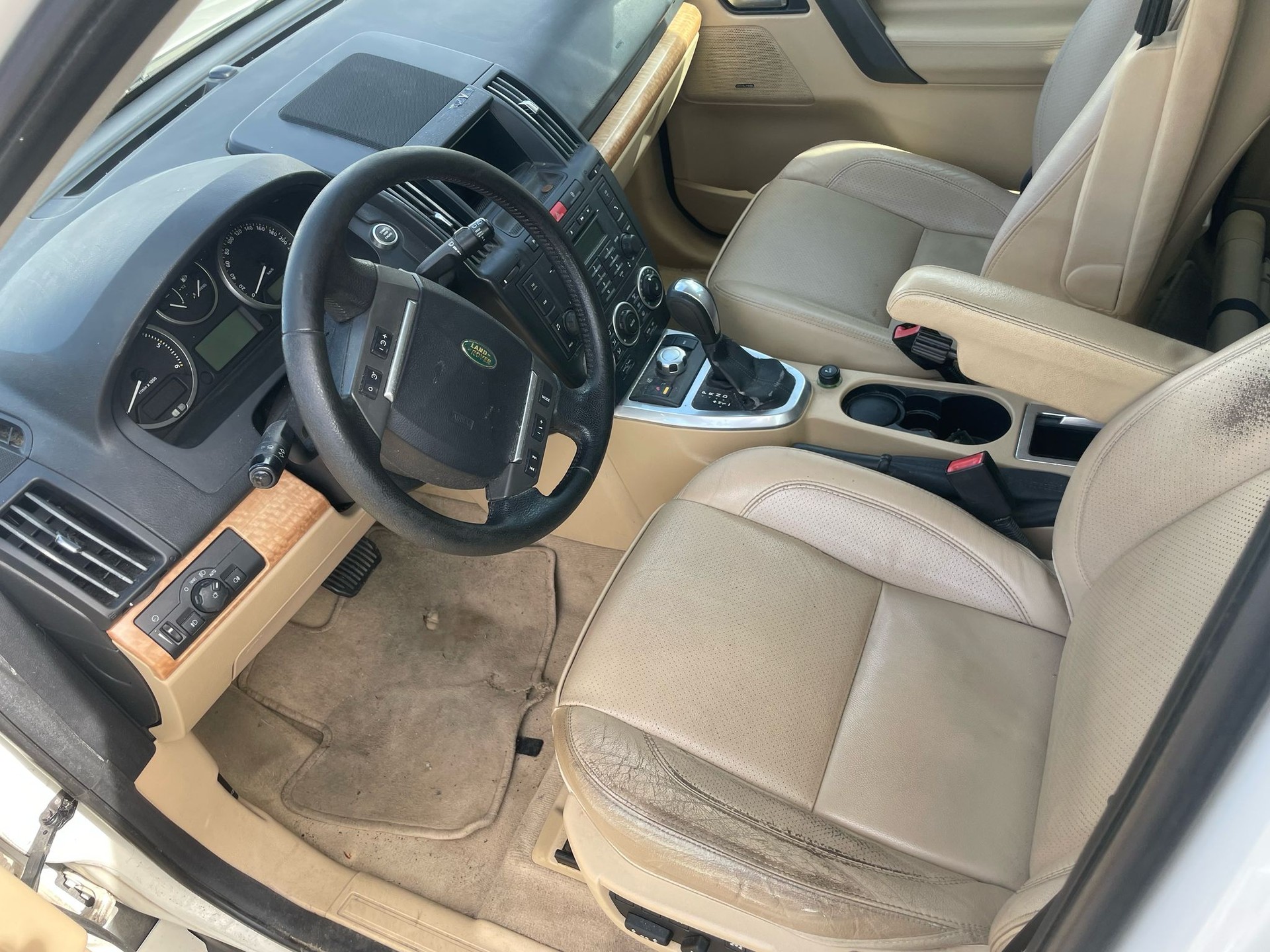 LAND ROVER Freelander 2.2 TD4 E Automatic-image-10