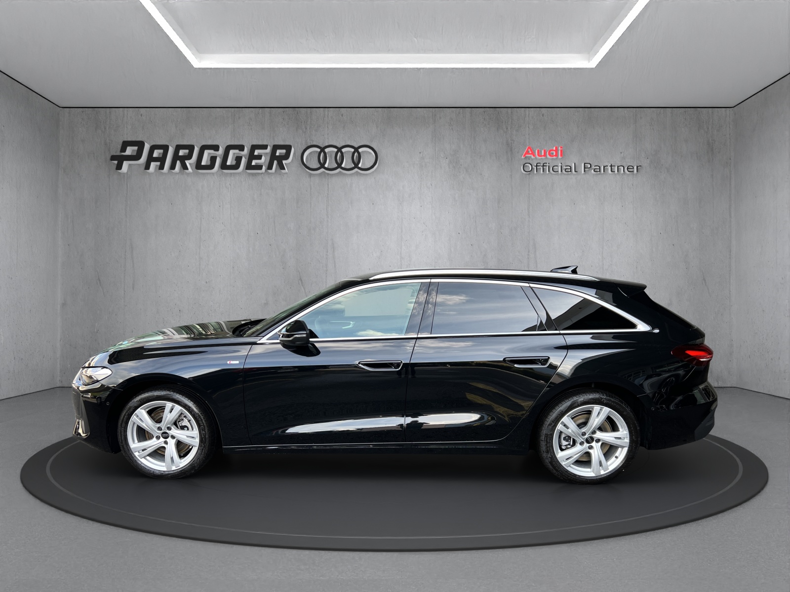 AUDI A5 Avant TDI quattro 150 kW Attraction S tronic-image-2