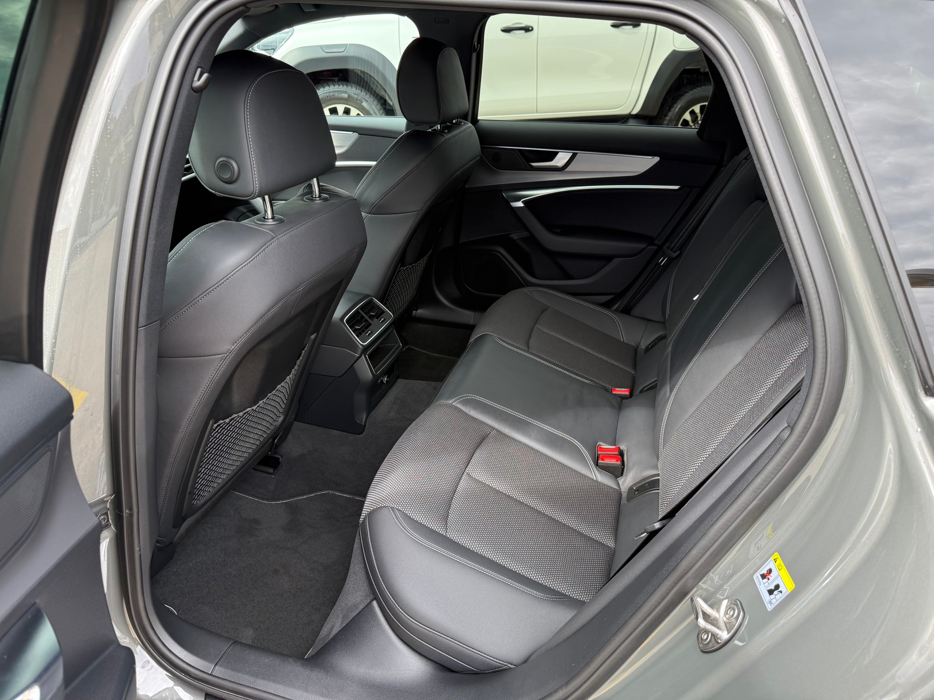 AUDI A6 Avant 40TDI S line qu-image-23