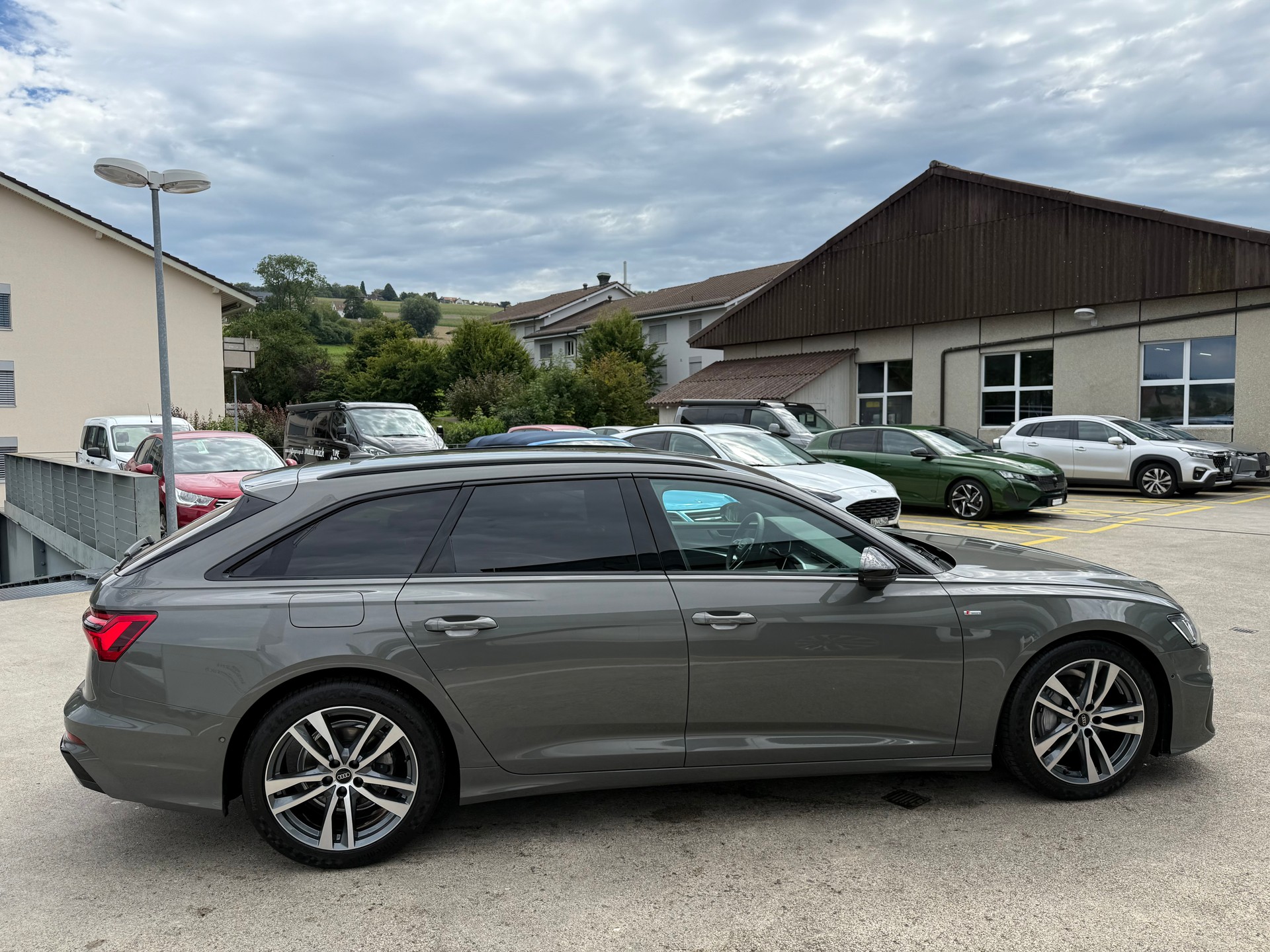 AUDI A6 Avant 40TDI S line qu-image-8