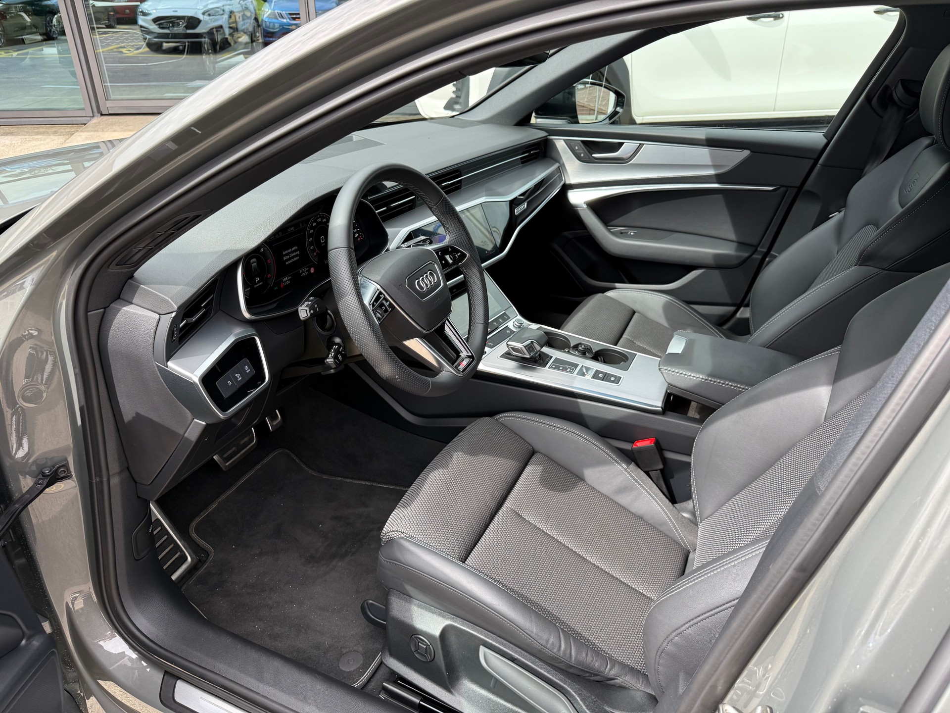 AUDI A6 Avant 40TDI S line qu-image-10