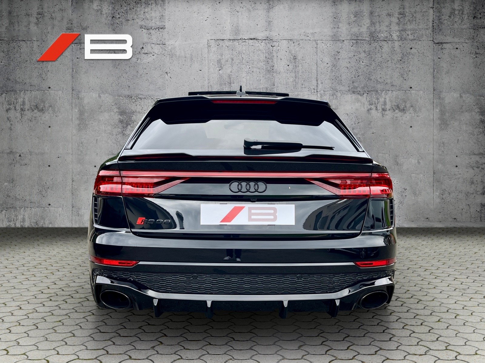 AUDI RSQ8 quattro tiptronic-image-3