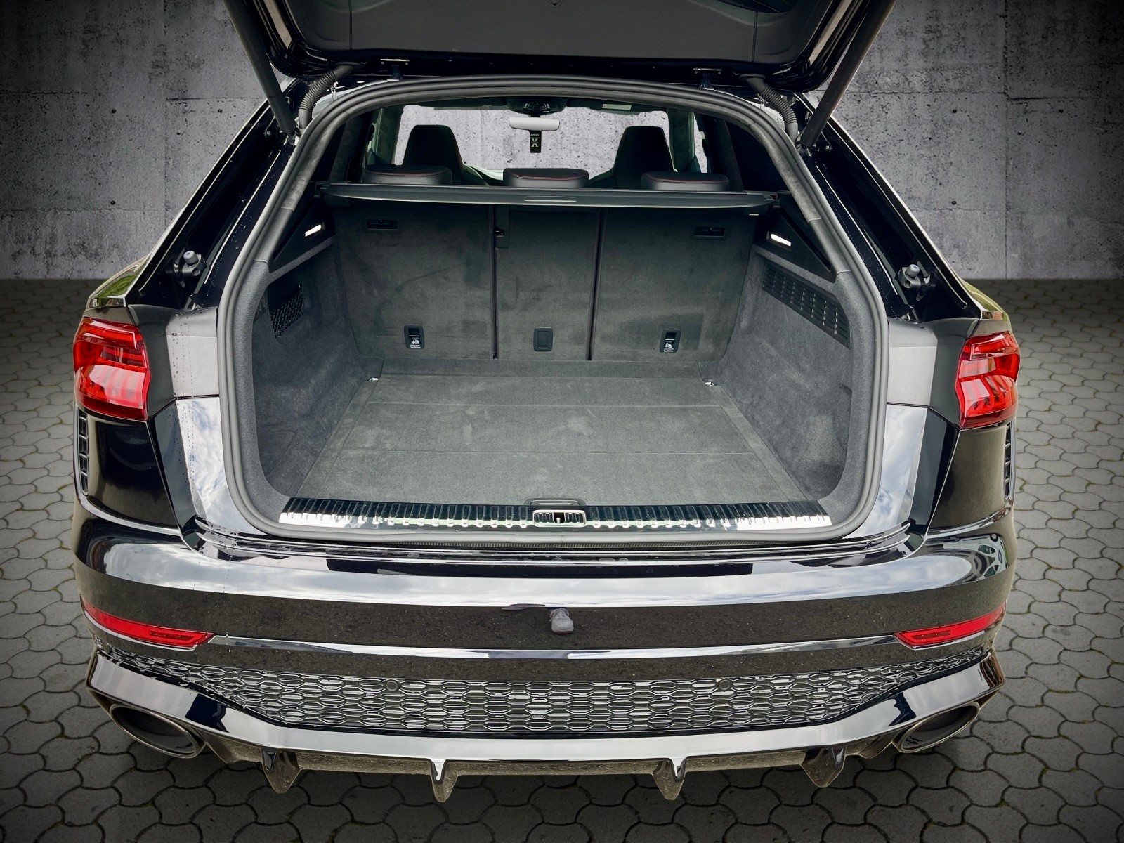 AUDI RSQ8 quattro tiptronic-image-15