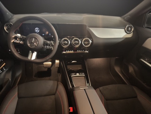 MERCEDES-BENZ GLA 250 e 8G-DCT-image-8