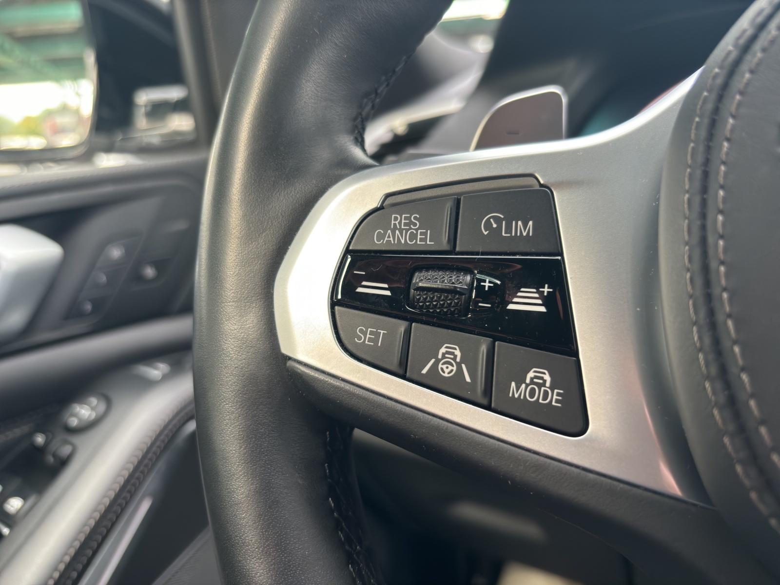 BMW X5 M50i xDrive-image-14