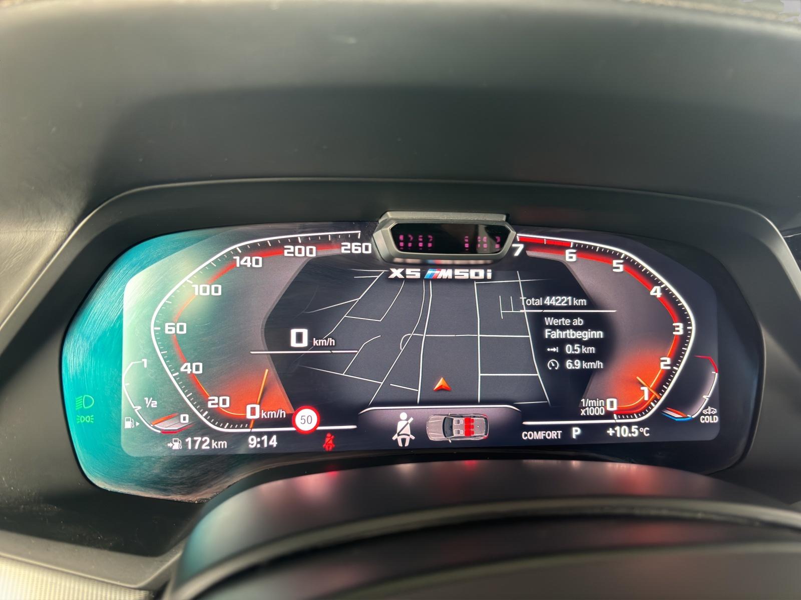 BMW X5 M50i xDrive-image-8