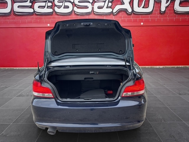 BMW 120i Cabrio-image-17