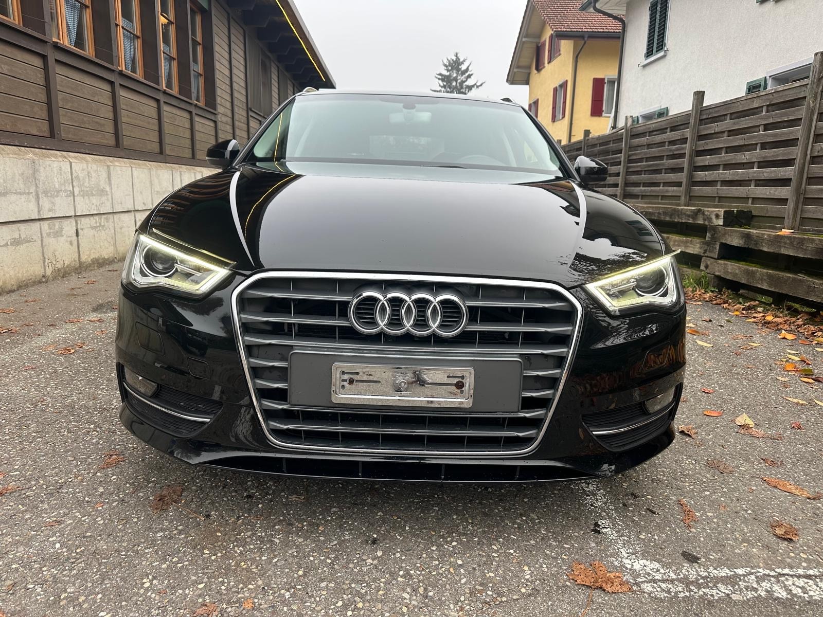 AUDI A3 Sportback 1.4 TFSI Ambiente S-tronic-image-4
