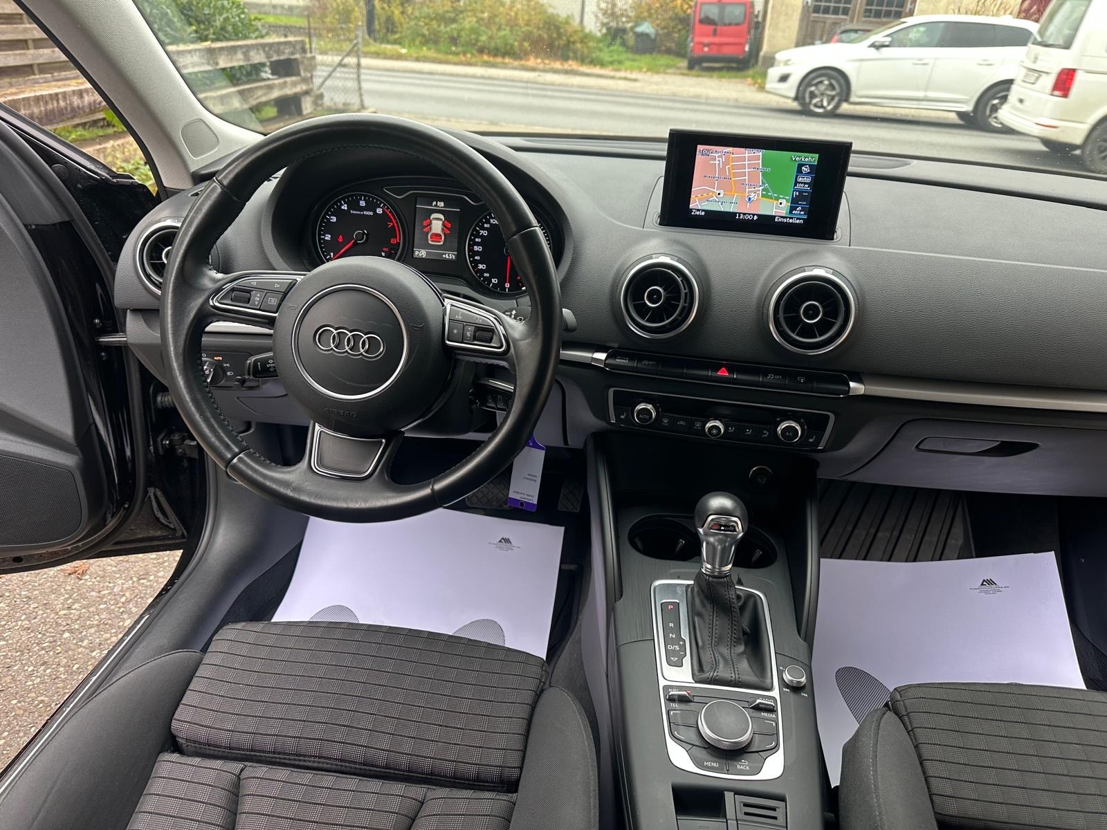 AUDI A3 Sportback 1.4 TFSI Ambiente S-tronic-image-7