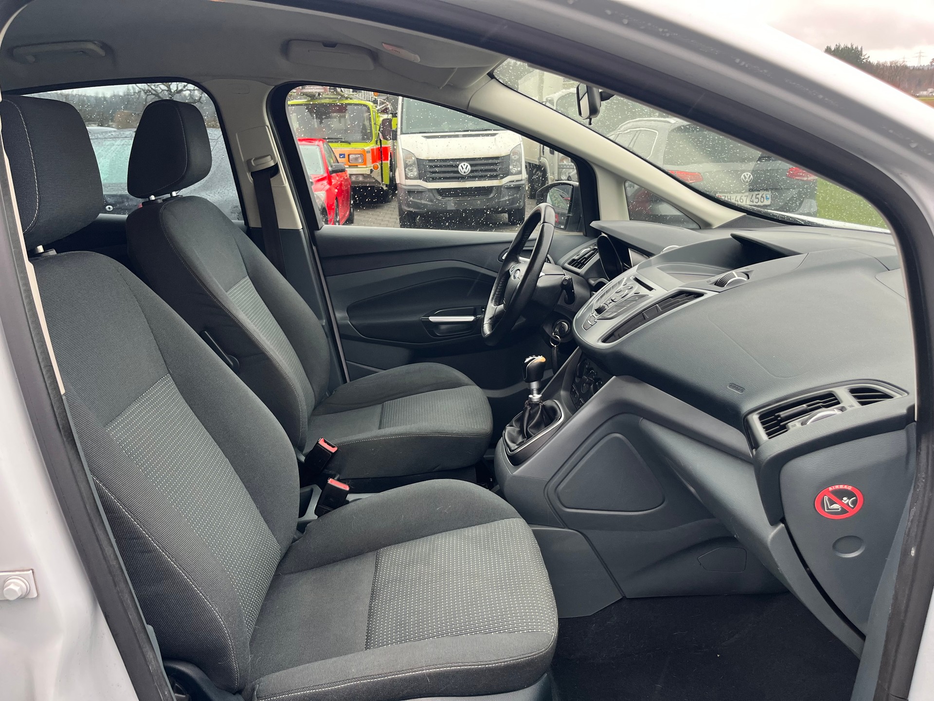 FORD C-Max 1.0 SCTi Titanium-image-9