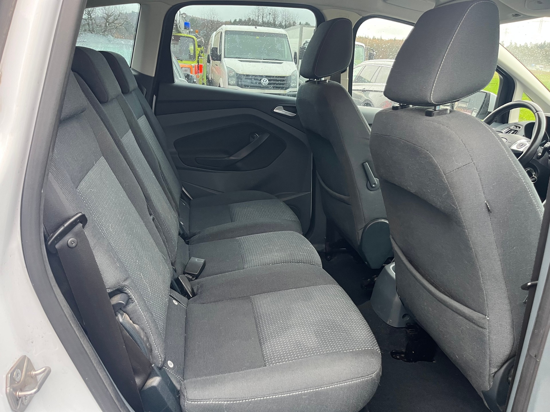 FORD C-Max 1.0 SCTi Titanium-image-10