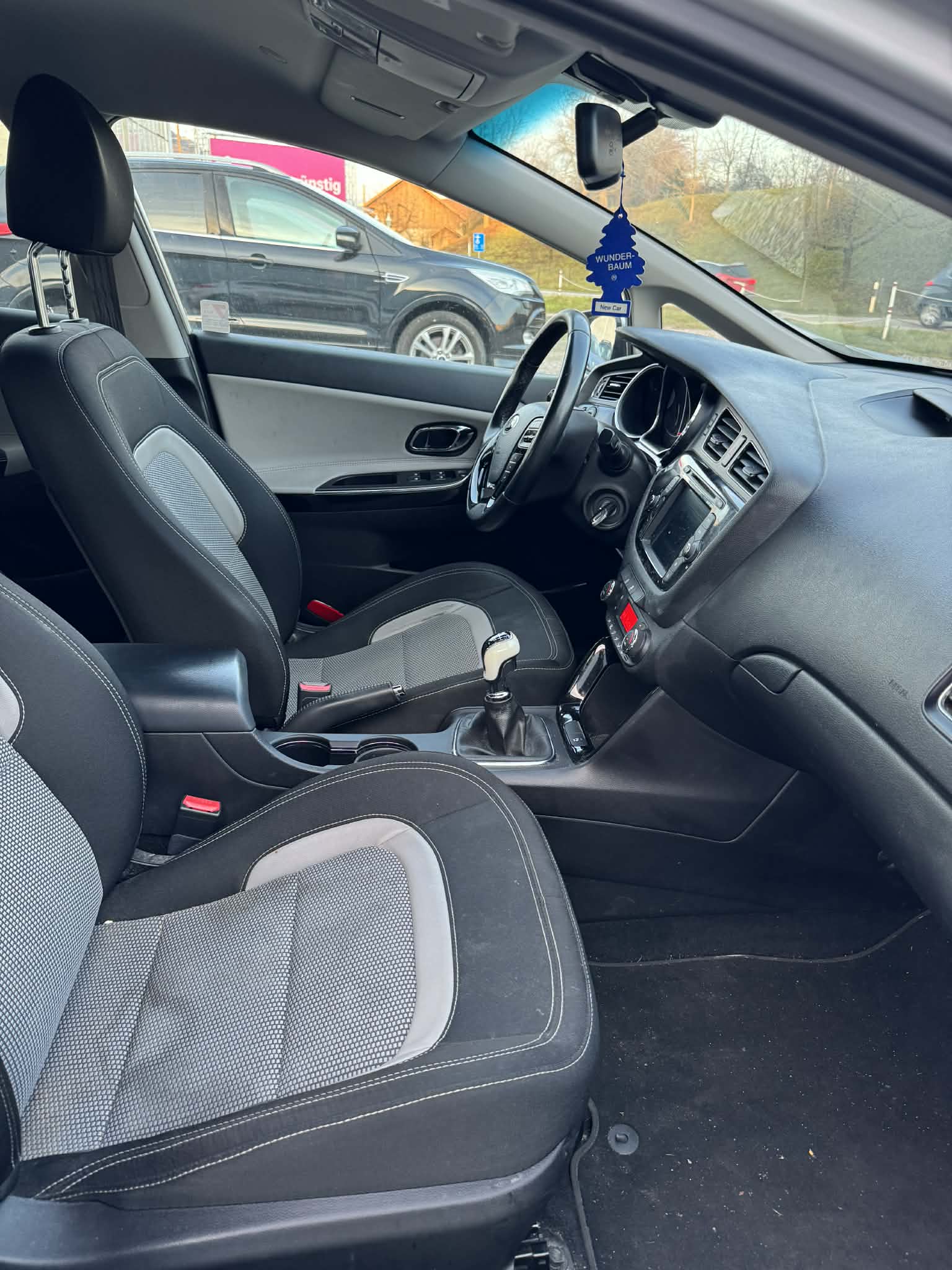 KIA Cee'd 1.4 CRDi Swiss Eco Edition-image-4