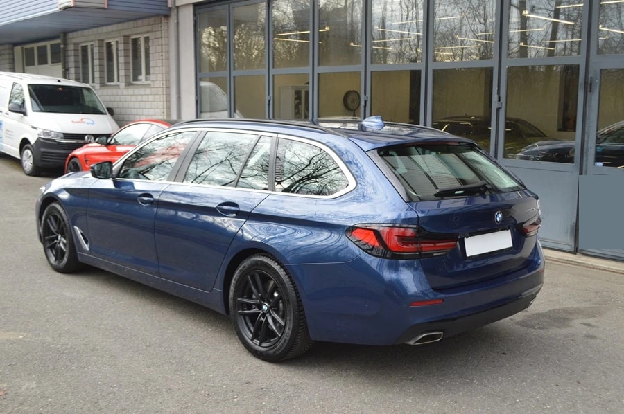 BMW 520i 48V Touring Steptronic-image-14