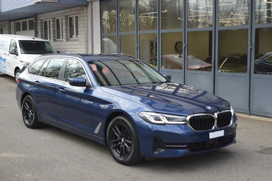 BMW 520i 48V Touring Steptronic-image-13