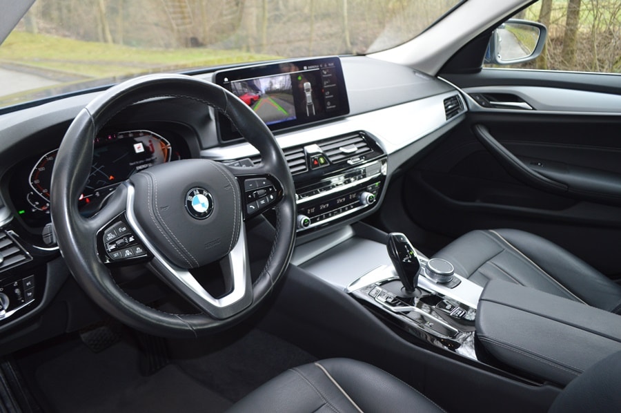 BMW 520i 48V Touring Steptronic-image-6