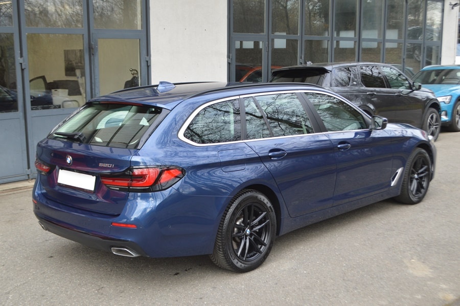 BMW 520i 48V Touring Steptronic-image-15